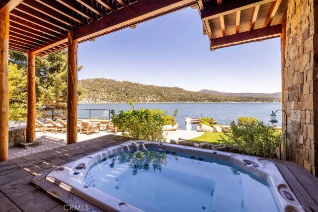 659 Cove Drive, Big Bear Lake, CA 92315