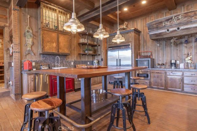 659 Cove Drive, Big Bear Lake, CA 92315