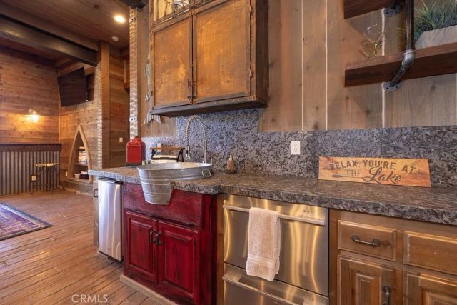 659 Cove Drive, Big Bear Lake, CA 92315