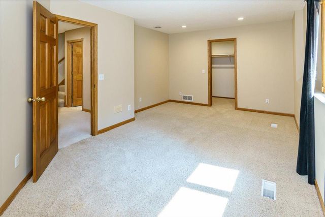 956 160th Lane NE, Ham Lake, MN 55304