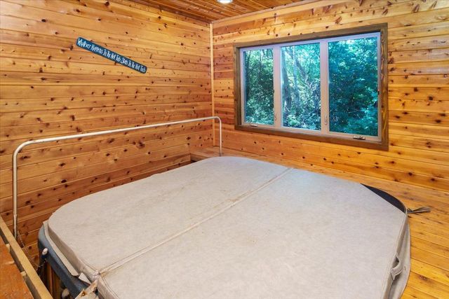 956 160th Lane NE, Ham Lake, MN 55304