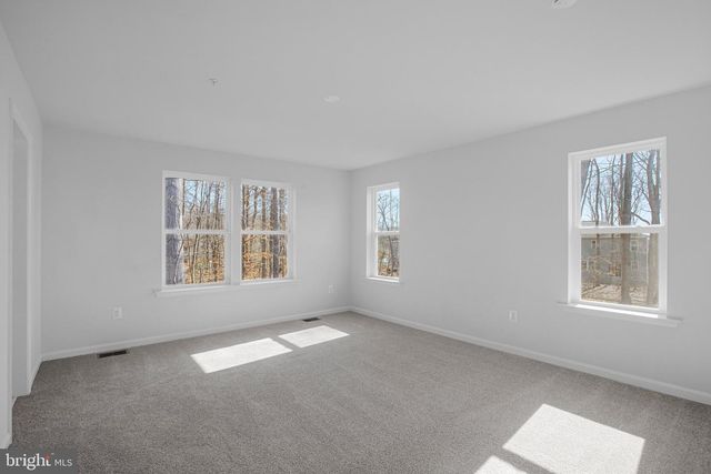 135 CATALPA DR, North East, MD 21901