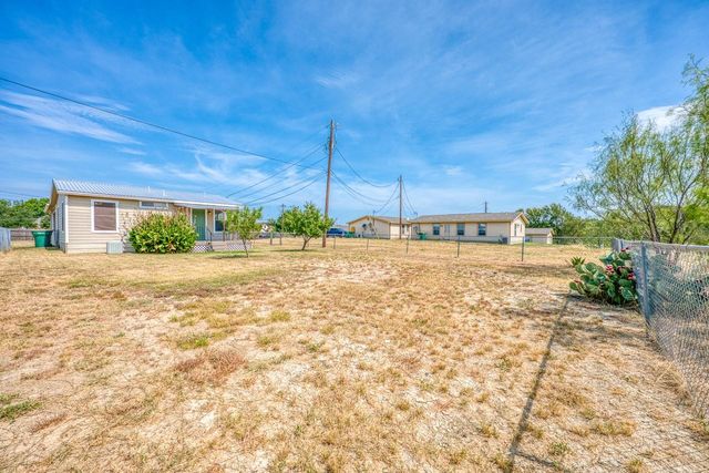 301 S Avenue S, Marble Falls, TX 78654