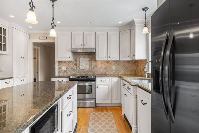 16 Madigan Ln, Ayer, MA 01432