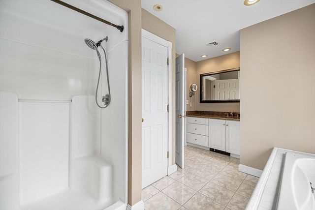 16 Madigan Ln, Ayer, MA 01432