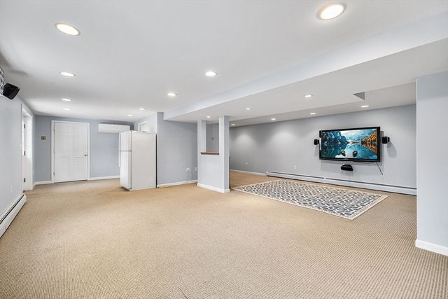 16 Madigan Ln, Ayer, MA 01432