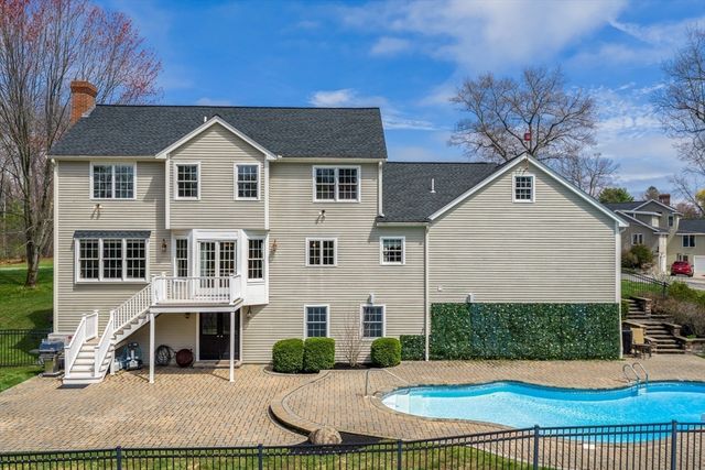 16 Madigan Ln, Ayer, MA 01432