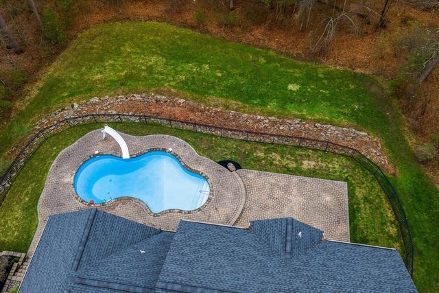 16 Madigan Ln, Ayer, MA 01432