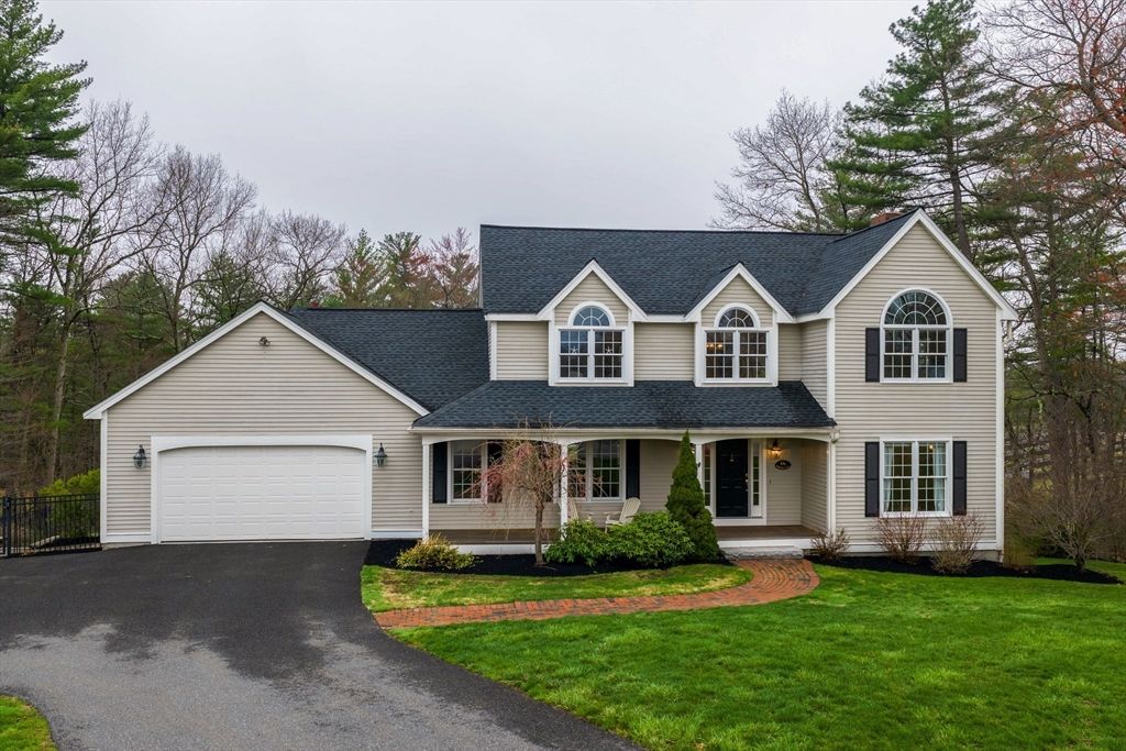16 Madigan Ln, Ayer, MA 01432