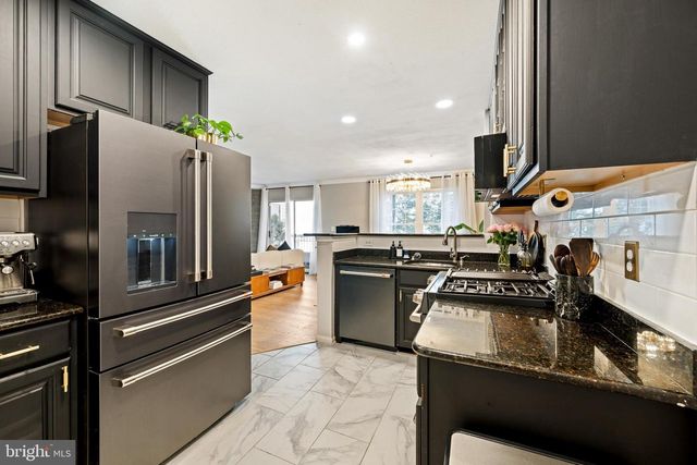 12906 FAIR BRIAR LN, Fairfax, VA 22033