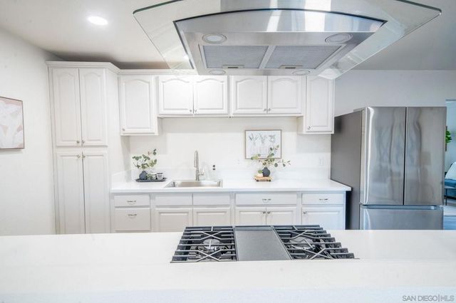 1654 Walbollen St, Spring Valley, CA 91977