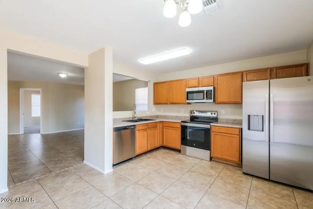 114 E BETH Drive, Phoenix, AZ 85042