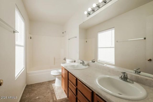 114 E BETH Drive, Phoenix, AZ 85042