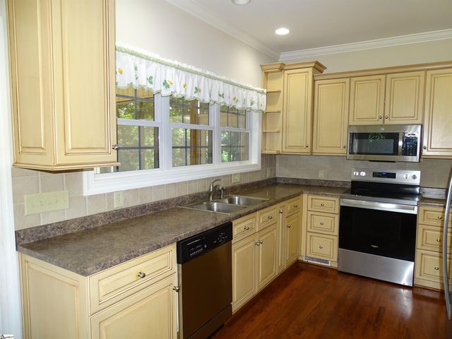 481 Bollweevil Way, Wellford, SC 29385