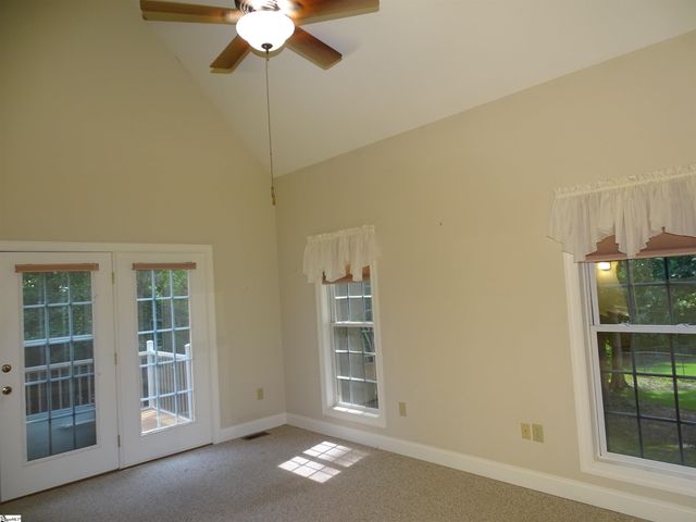 481 Bollweevil Way, Wellford, SC 29385