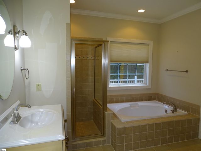 481 Bollweevil Way, Wellford, SC 29385