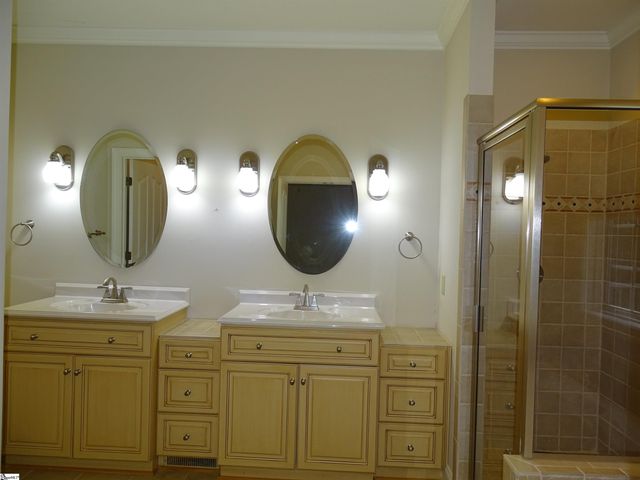 481 Bollweevil Way, Wellford, SC 29385