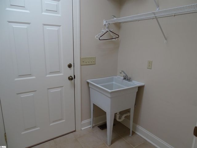 481 Bollweevil Way, Wellford, SC 29385