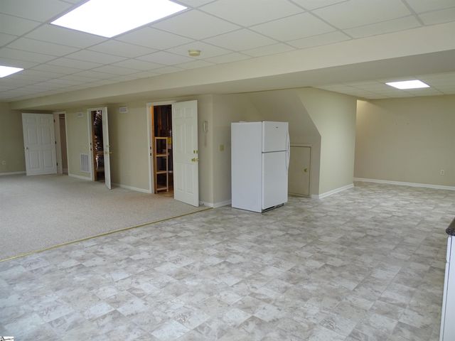 481 Bollweevil Way, Wellford, SC 29385