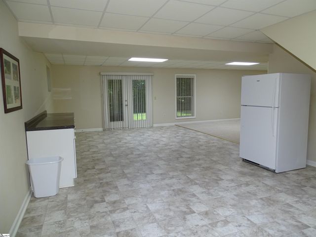 481 Bollweevil Way, Wellford, SC 29385