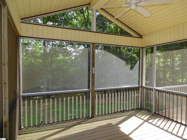 481 Bollweevil Way, Wellford, SC 29385
