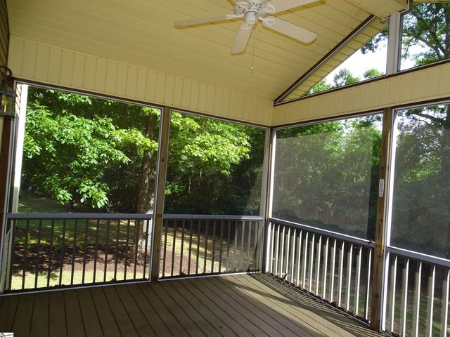 481 Bollweevil Way, Wellford, SC 29385