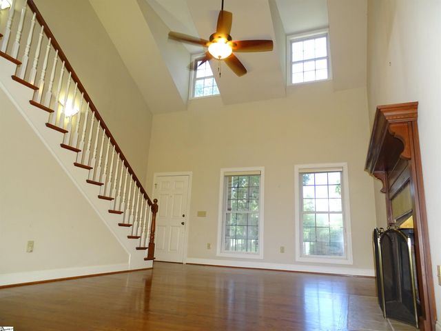 481 Bollweevil Way, Wellford, SC 29385