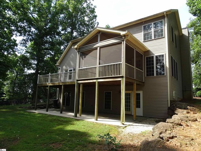 481 Bollweevil Way, Wellford, SC 29385