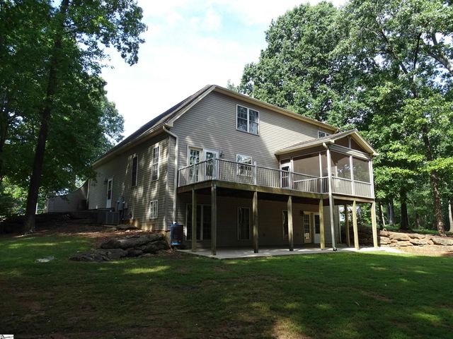 481 Bollweevil Way, Wellford, SC 29385