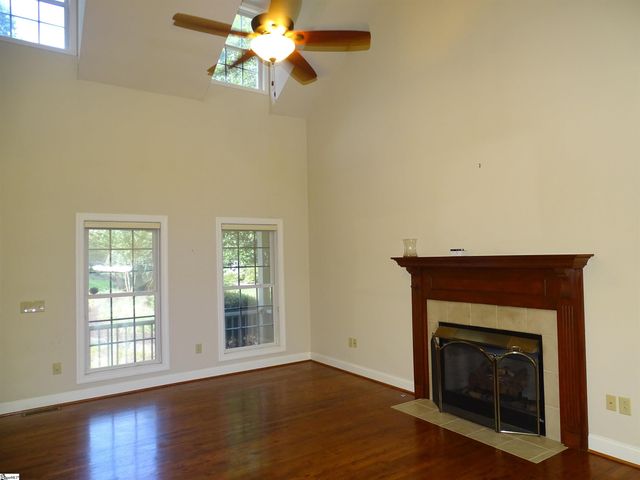 481 Bollweevil Way, Wellford, SC 29385