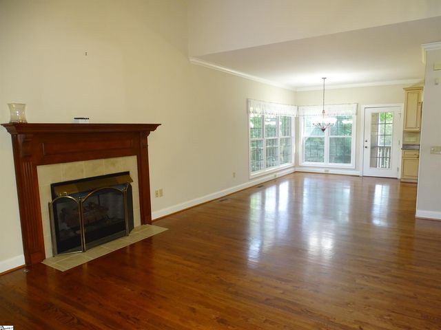 481 Bollweevil Way, Wellford, SC 29385