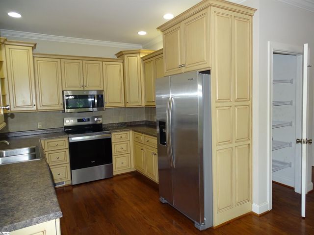 481 Bollweevil Way, Wellford, SC 29385