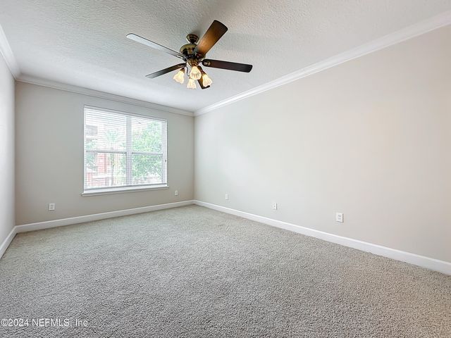 4480 DEERWOOD LAKE Parkway 621, Jacksonville, FL 32216