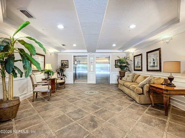 4480 DEERWOOD LAKE Parkway 621, Jacksonville, FL 32216