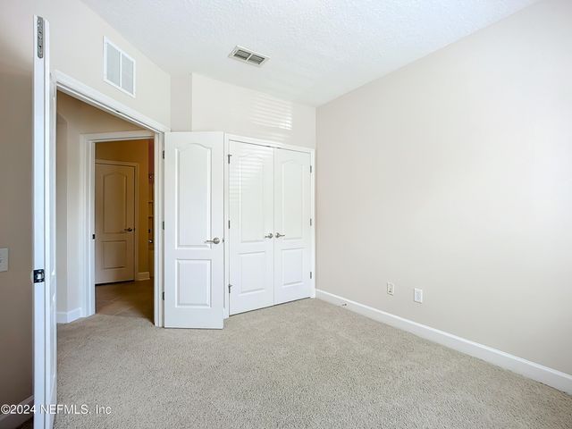 4480 DEERWOOD LAKE Parkway 621, Jacksonville, FL 32216