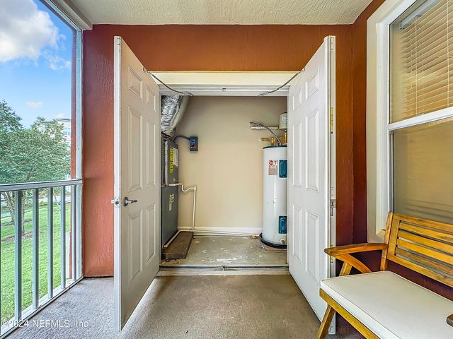 4480 DEERWOOD LAKE Parkway 621, Jacksonville, FL 32216