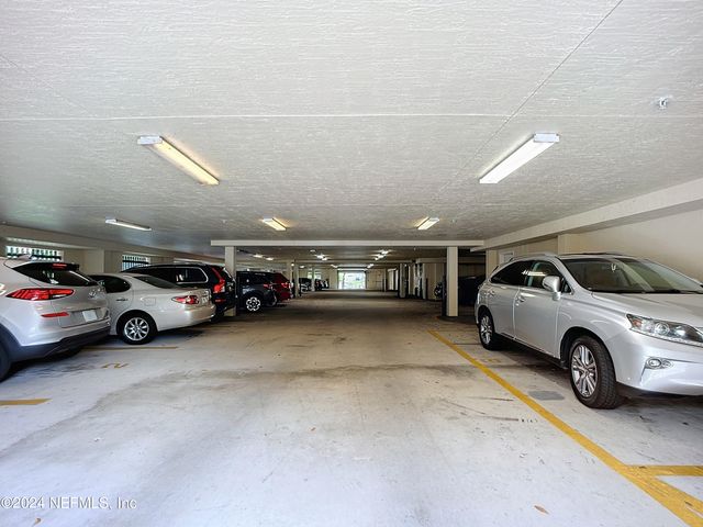 4480 DEERWOOD LAKE Parkway 621, Jacksonville, FL 32216