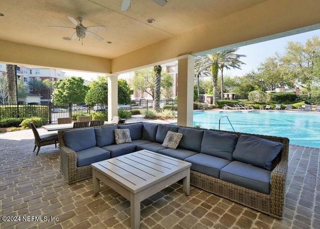 4480 DEERWOOD LAKE Parkway 621, Jacksonville, FL 32216