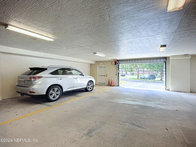 4480 DEERWOOD LAKE Parkway 621, Jacksonville, FL 32216