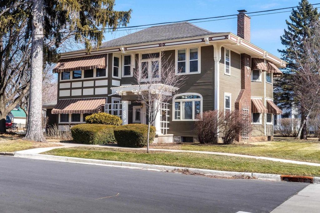 1004 Main Street, Stoughton, WI 53589