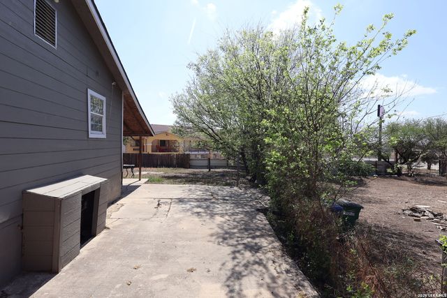 1300 NORFLEET ST, San Antonio, TX 78208