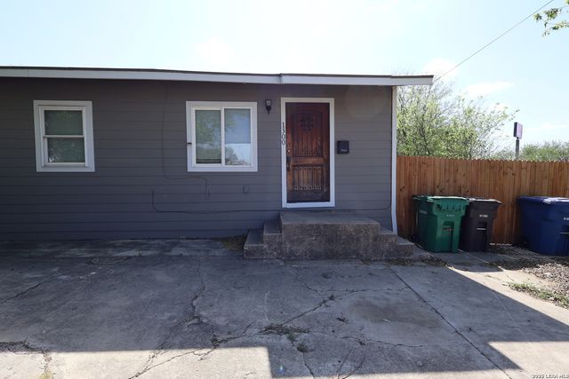 1300 NORFLEET ST, San Antonio, TX 78208