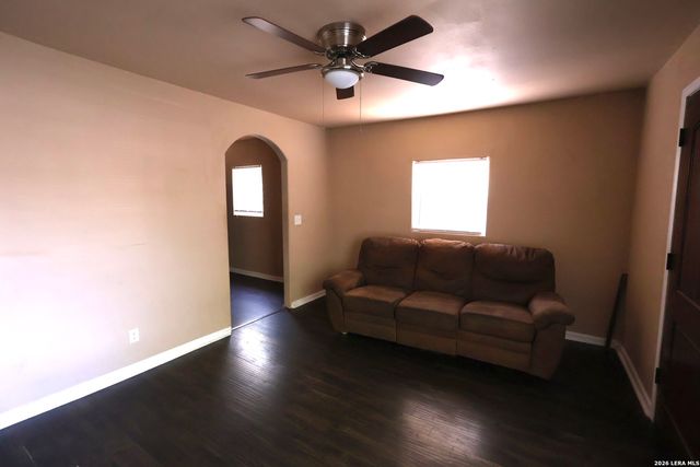 1300 NORFLEET ST, San Antonio, TX 78208