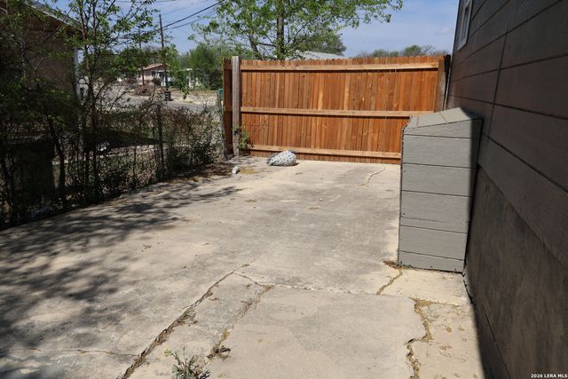 1300 NORFLEET ST, San Antonio, TX 78208