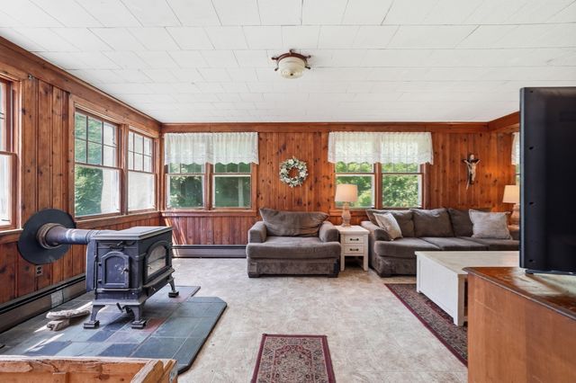 211 Main St, Wilbraham, MA 01095