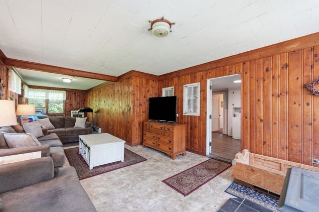 211 Main St, Wilbraham, MA 01095