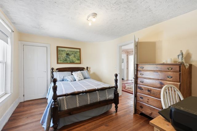 211 Main St, Wilbraham, MA 01095
