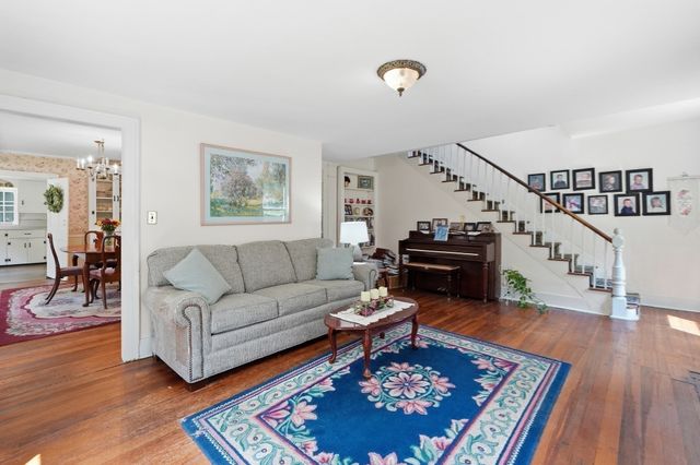 211 Main St, Wilbraham, MA 01095