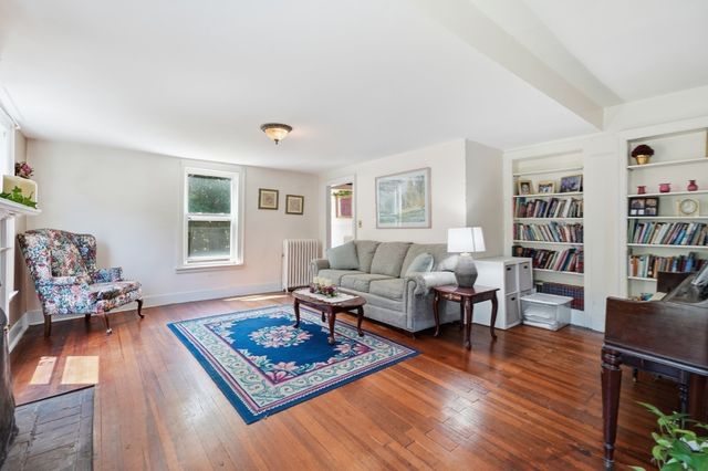 211 Main St, Wilbraham, MA 01095