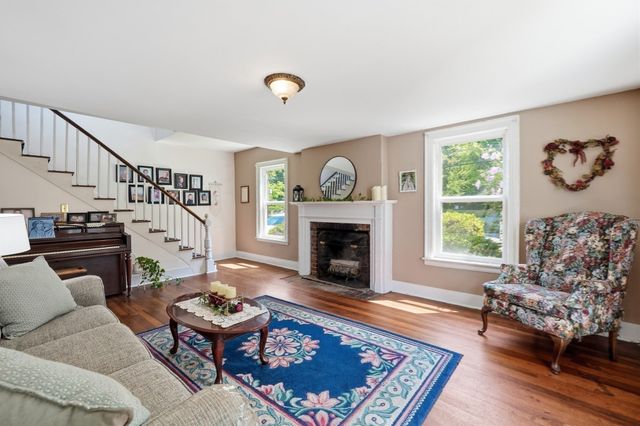 211 Main St, Wilbraham, MA 01095
